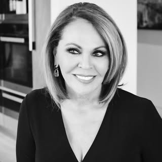 Maria Elena Salinas