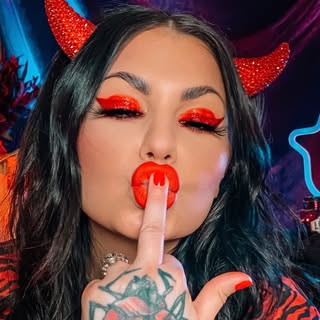 Bailey Sarian  🥀