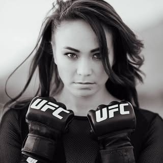 Michelle Waterson GOMEZ!