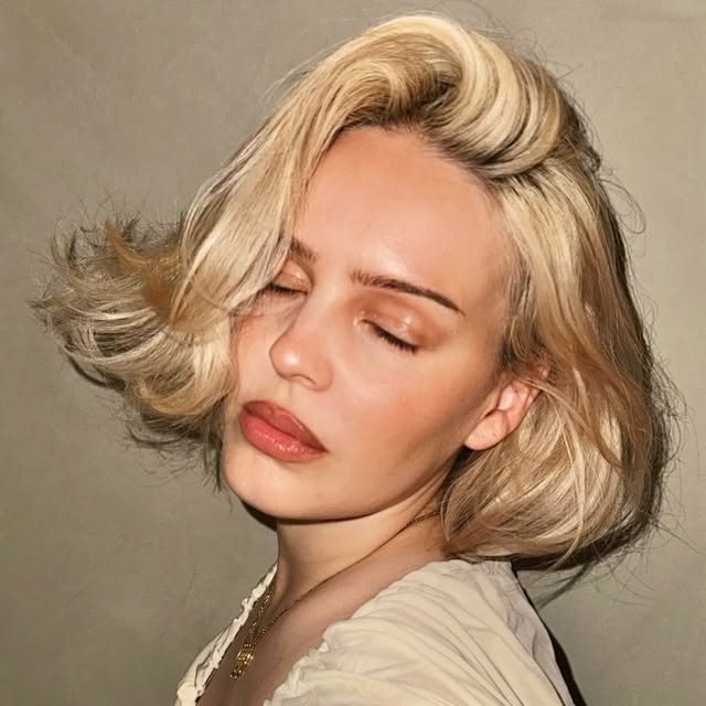 ANNE-MARIE