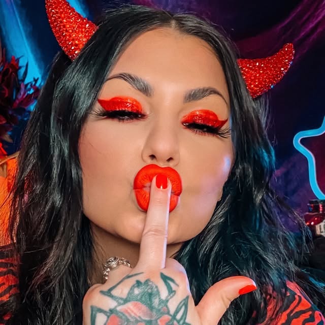 Bailey Sarian  🥀