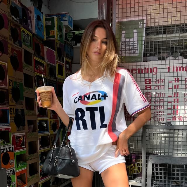 @camillecharriere • Threads, Say more