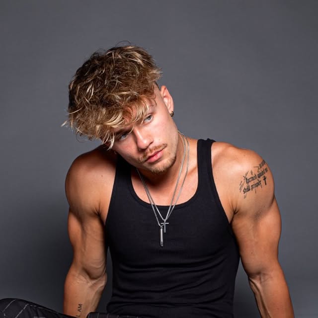 Vik White