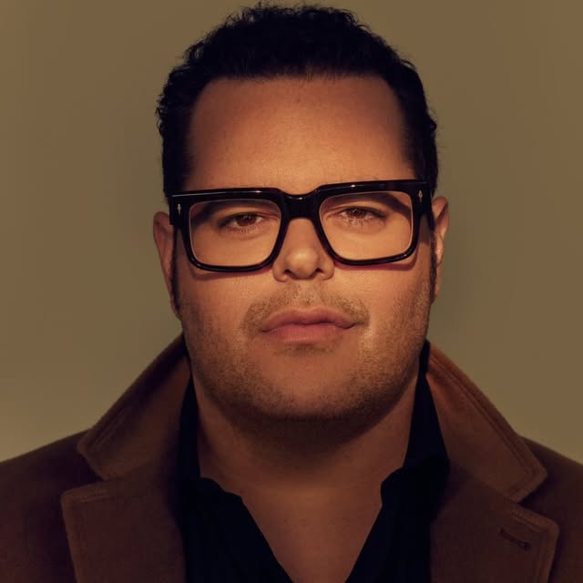 Josh Gad