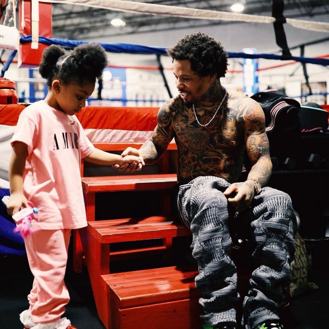 🥊 T A N K 🦍