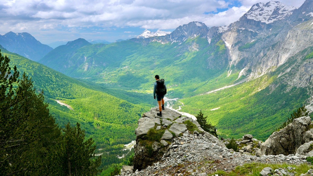 1 Hour of Ambient Hiking in the Balkans