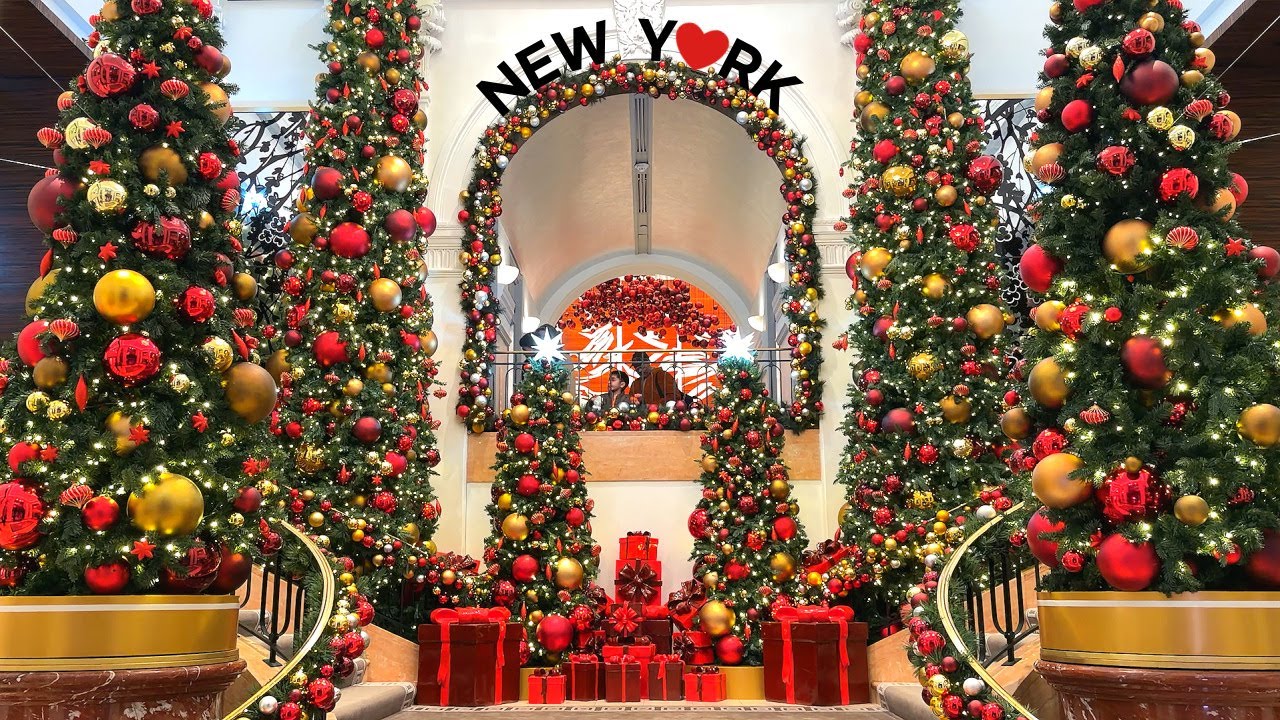 [4K]🇺🇸Christmas in NYC 2025🎄✨ | 5th & Madison Avenue Holiday Walk | Peninsula Hotel, Ralph Lauren🎁