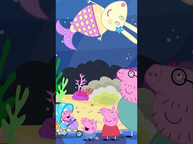 BABY EVIE AT THE AQUARIUM #PeppaPig #Shorts