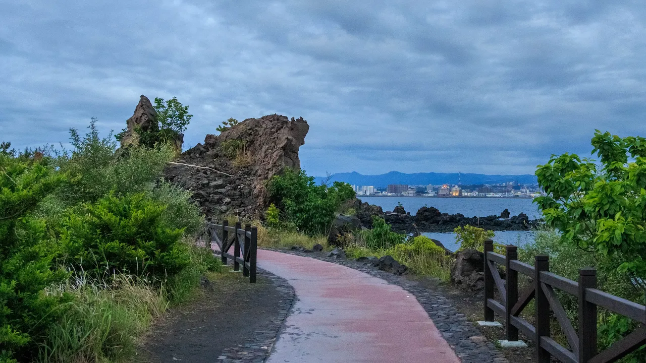 Bayside Walk along Sakurajima Lava Trail | Kagoshima, Japan