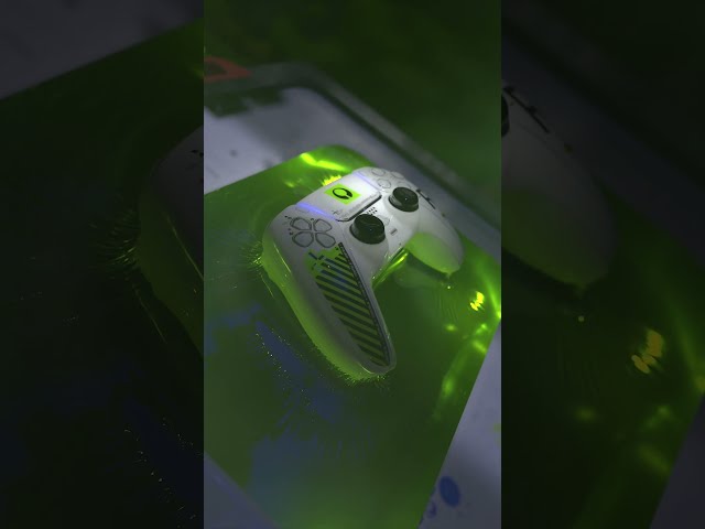 Extract the Marathon Limited Edition DualSense controller into your personal collection.