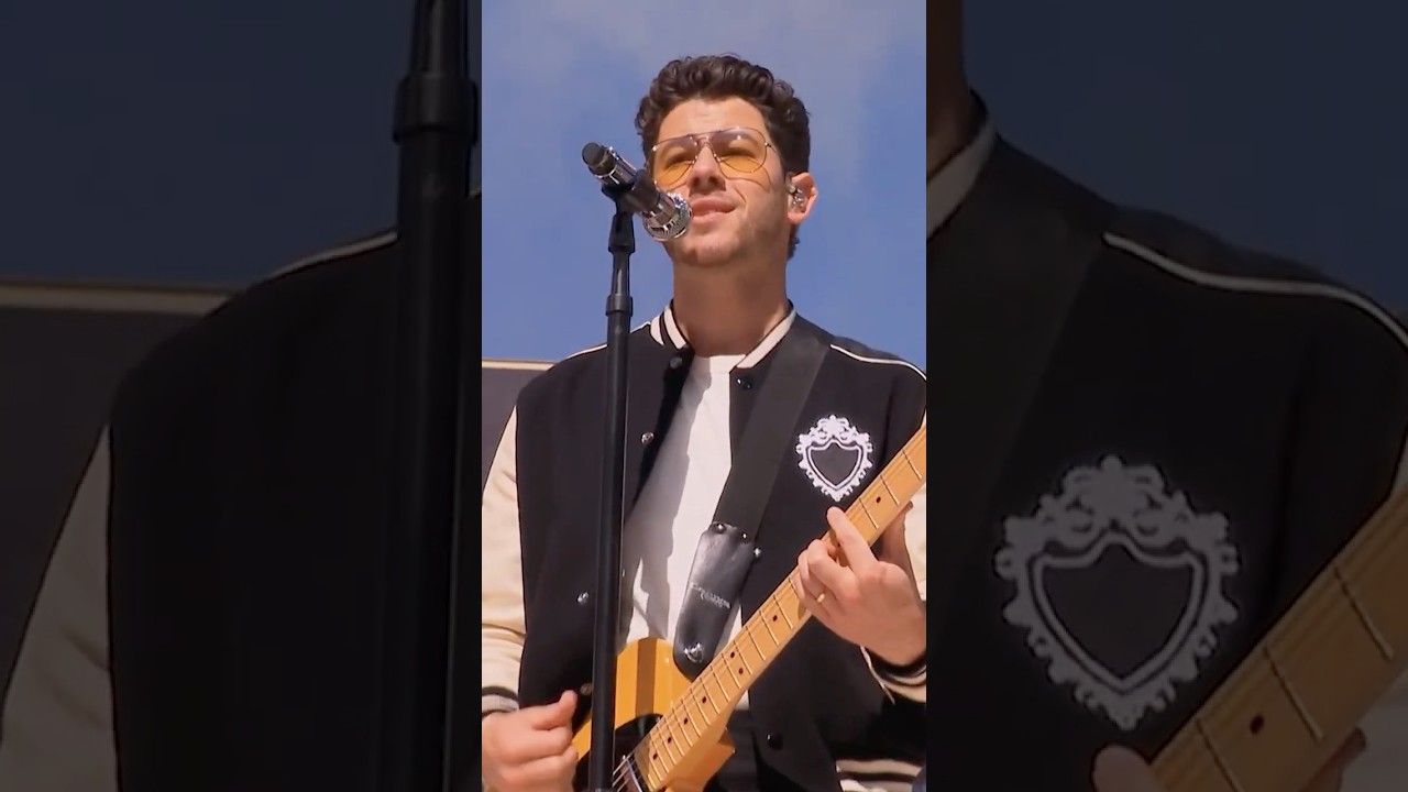 JONAS BROS DOWN UNDER!     49ers vs Rams is LIVE on Netflix!