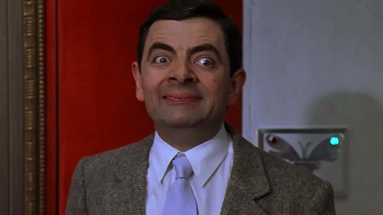 Mr Bean STUNS A Room Full Of Art Experts 🎤 | Bean: the Movie | Mr Bean