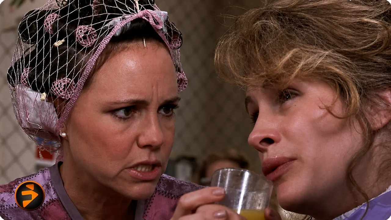 Sally Field Helps Julia Roberts Through Breakdown | Steel Magnolias